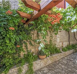 4-5 bedroom villa with Split City and Sea Views sleeps 8-10